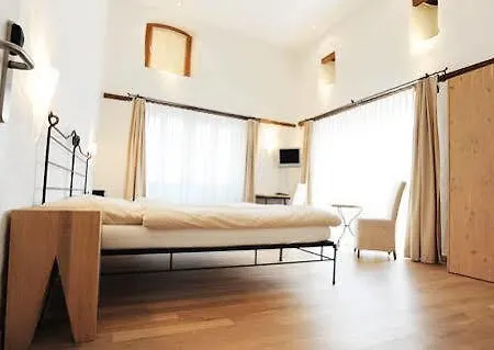 Restaurant Rathaus ホテル トゥーン