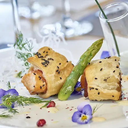 Restaurant Rathaus فندق ثون