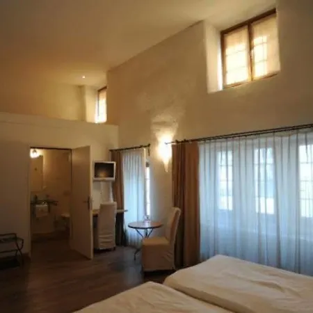 فندق Restaurant Rathaus 3*